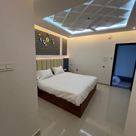 Snr Venus Hotels Tirupati Exterior photo