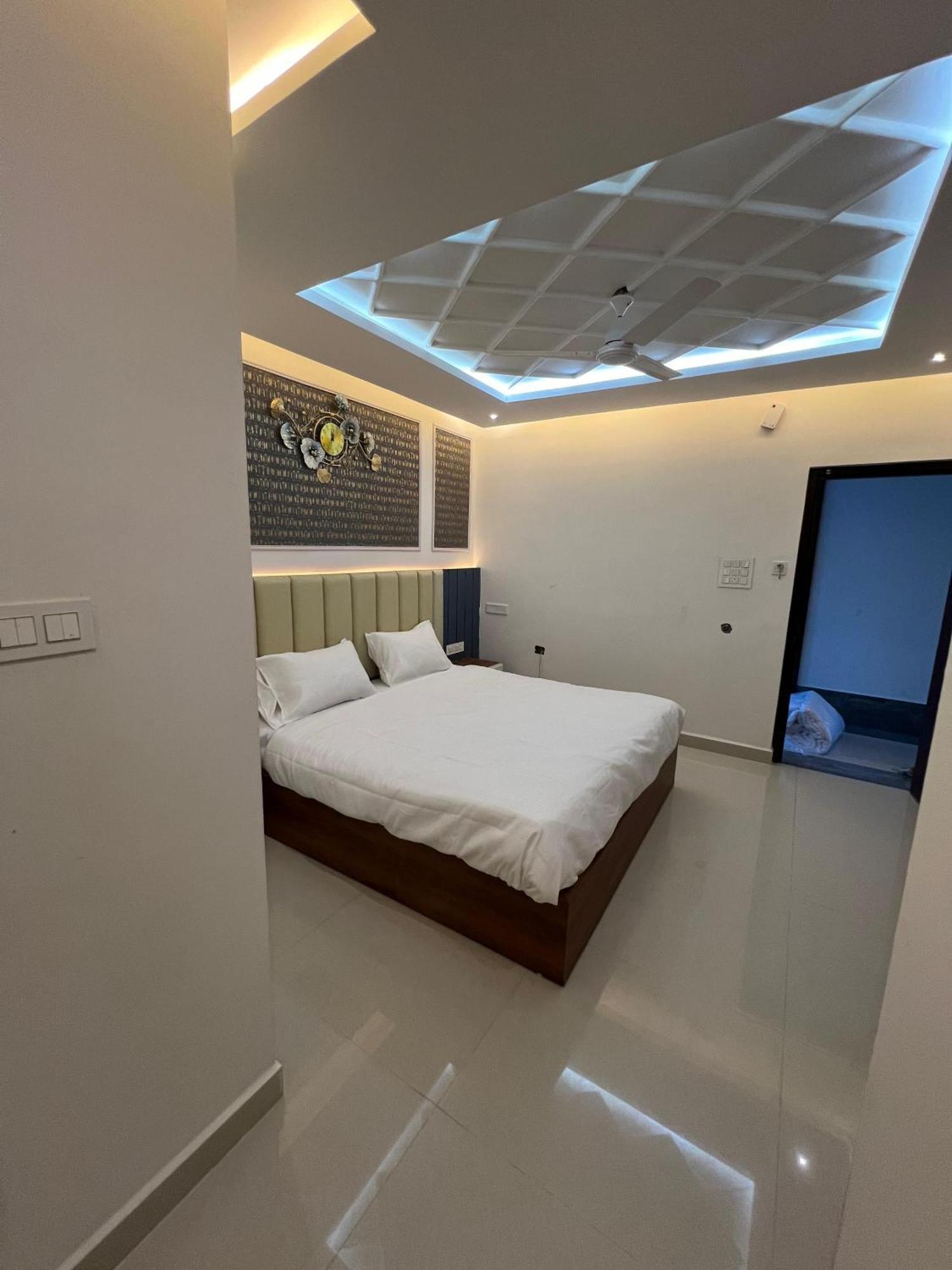 Snr Venus Hotels Tirupati Exterior photo
